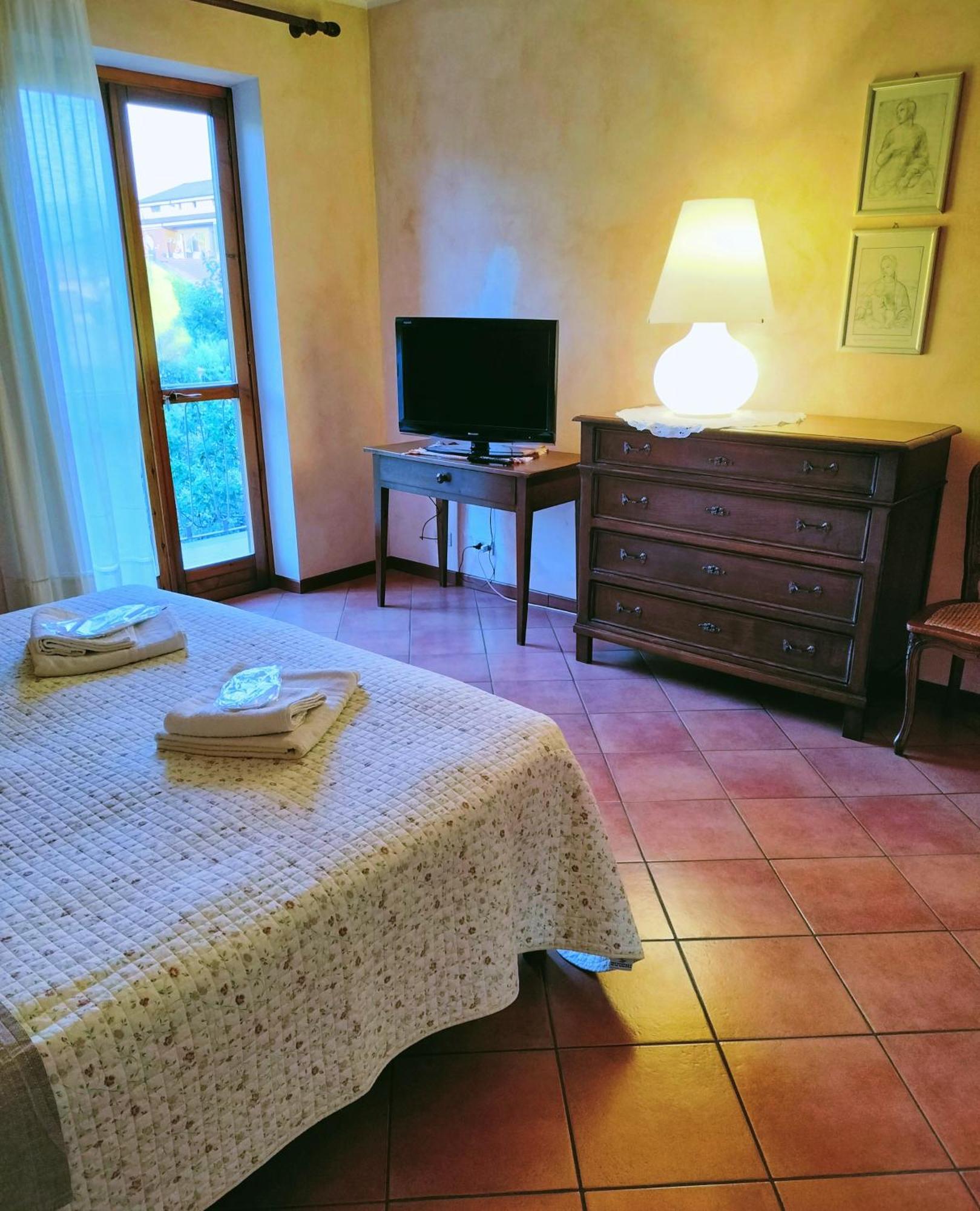 B&B "Madama Granet" Борґо-Сан-Дальмаццо Екстер'єр фото